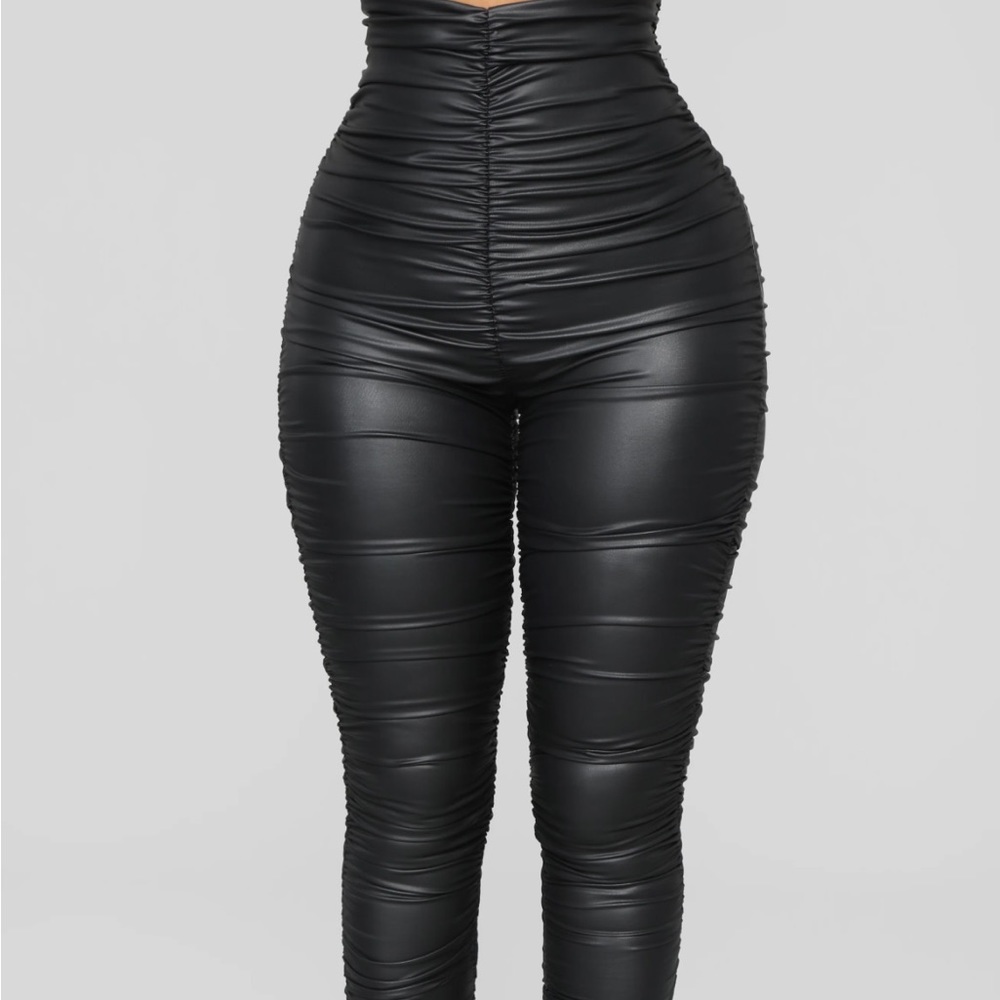 XS fashion nova leggings